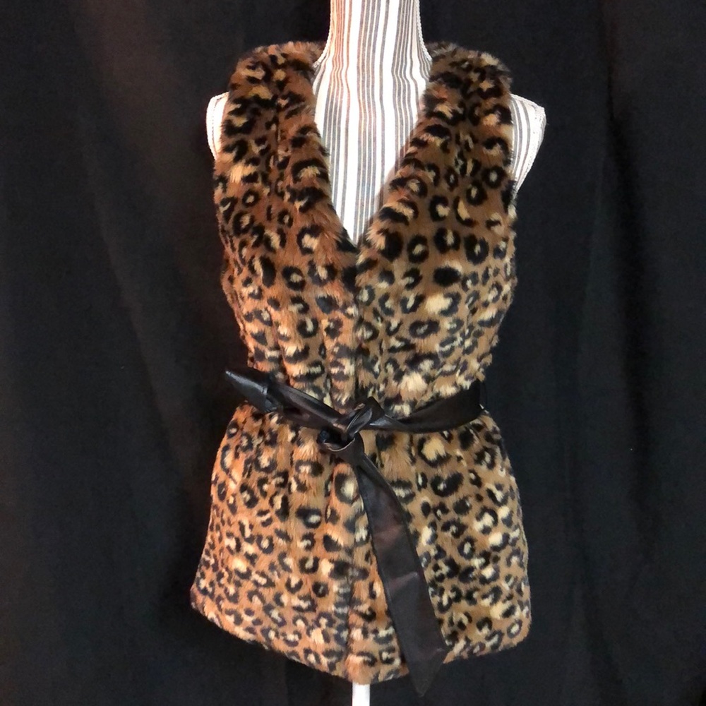 Forever 21 Faux Fur Vest w/ Belt Sz: Small